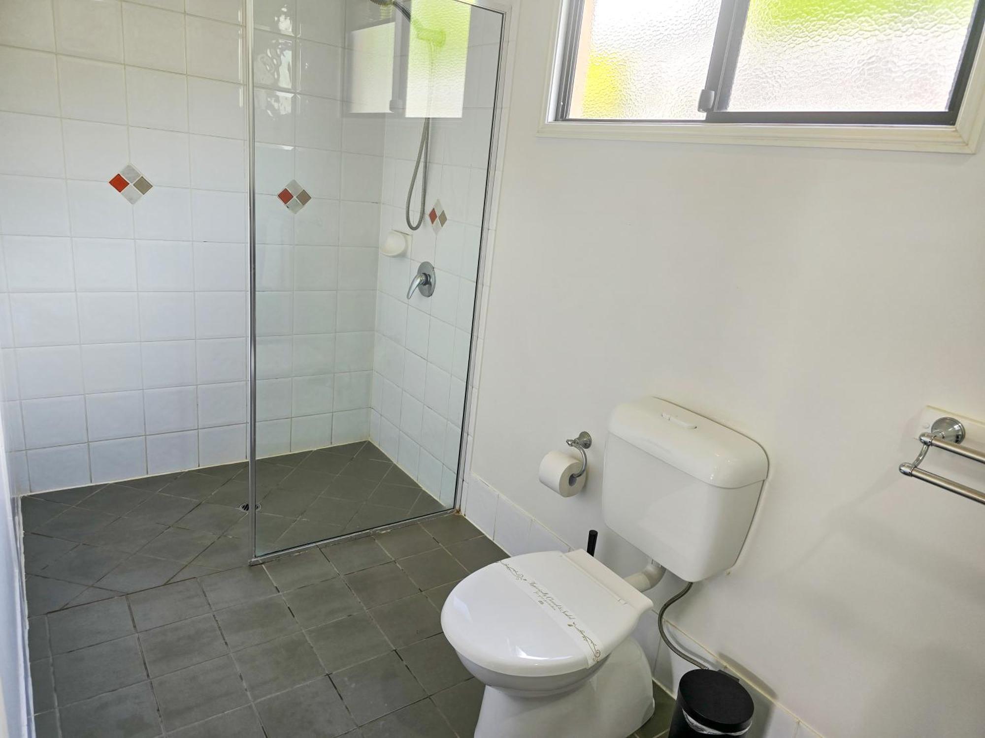 Ascot Lodge Motor Inn Кингарой Экстерьер фото