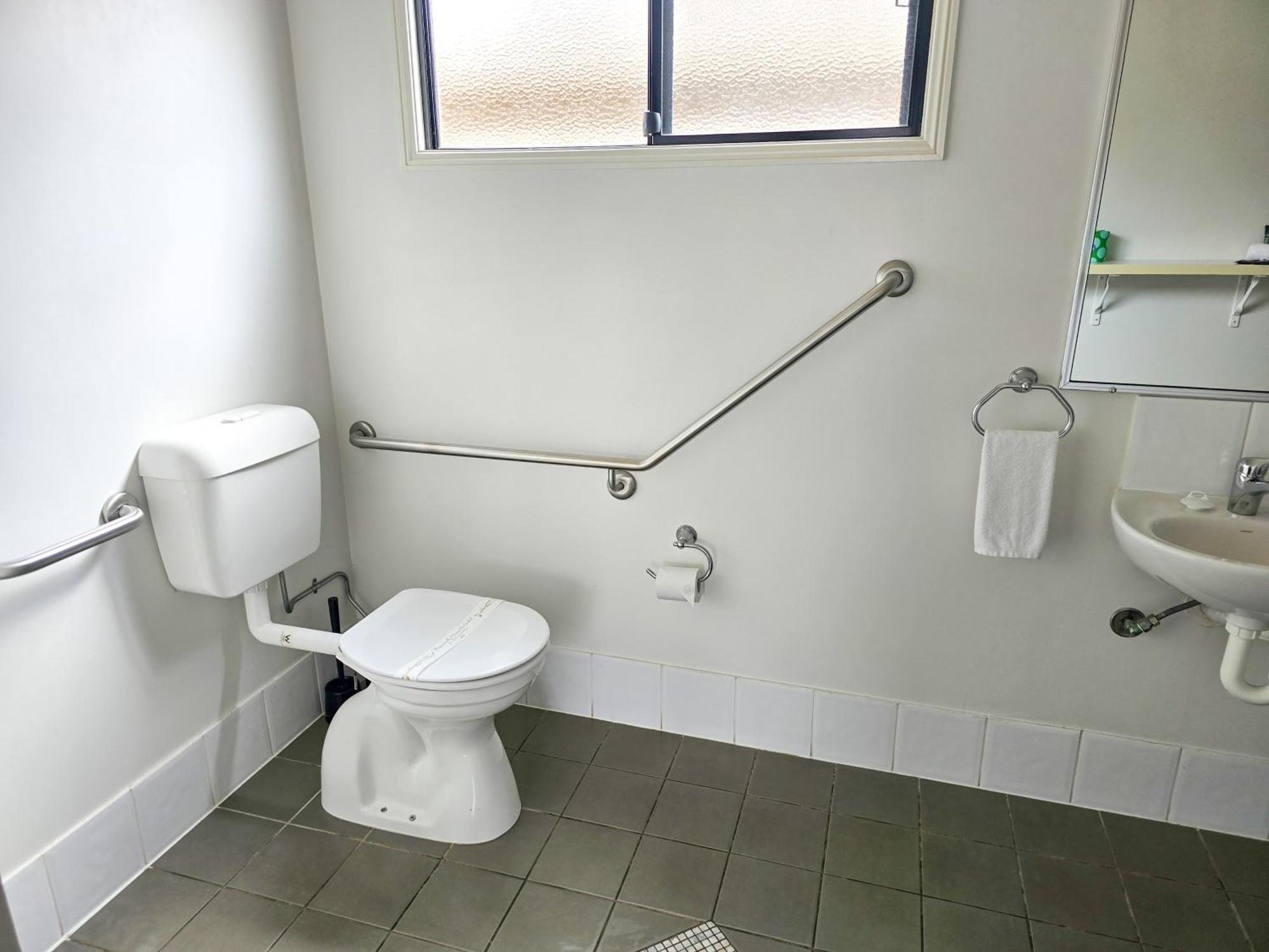 Ascot Lodge Motor Inn Кингарой Экстерьер фото